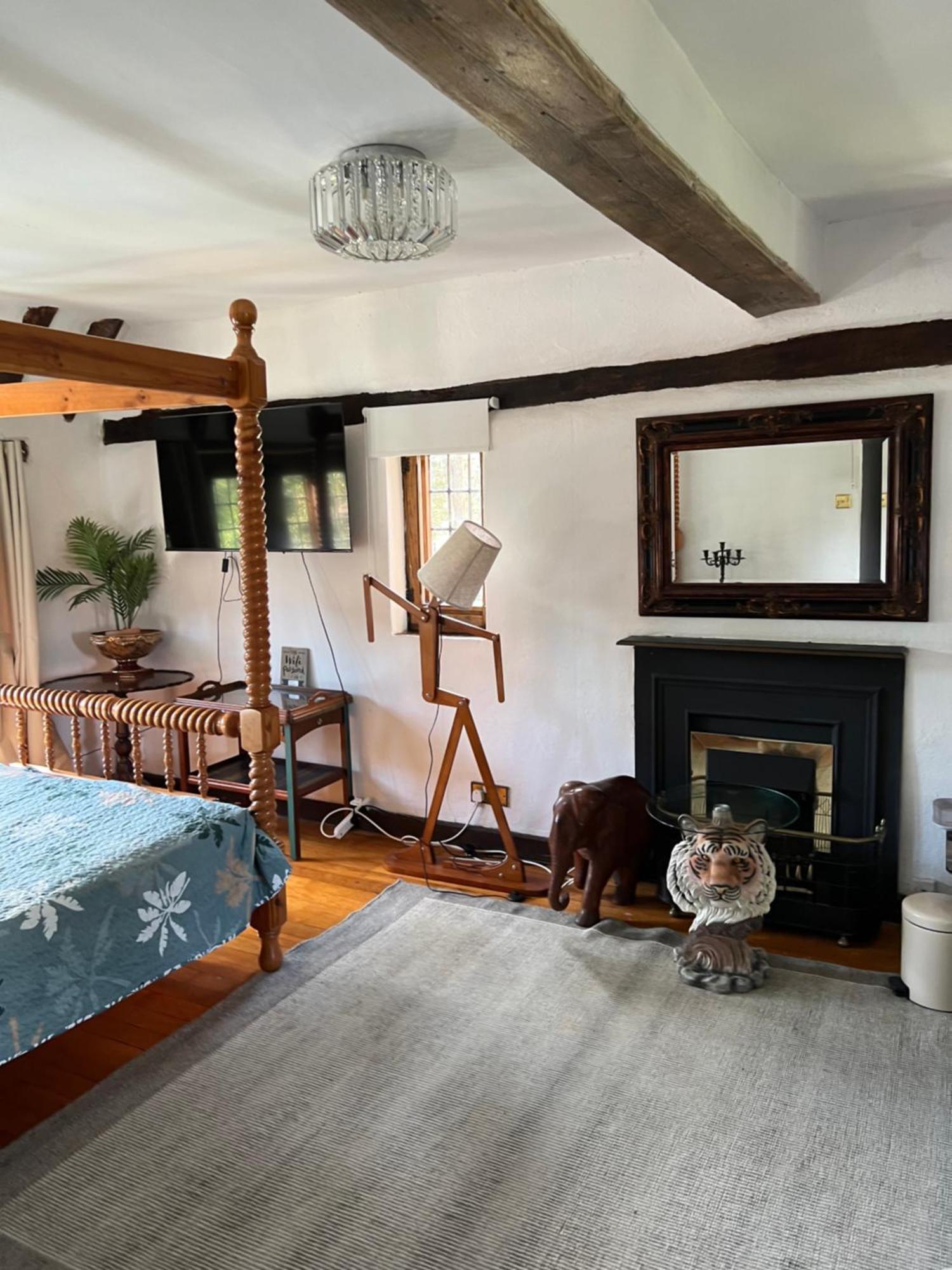 Tudor House - Double Room - En Suite Goff's Oak ภายนอก รูปภาพ